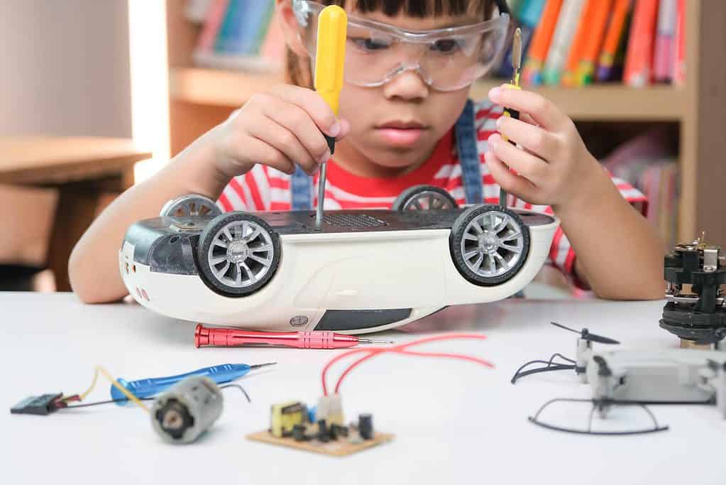 10 Fantastic STEM Toys for a Fun and Educational Christmas